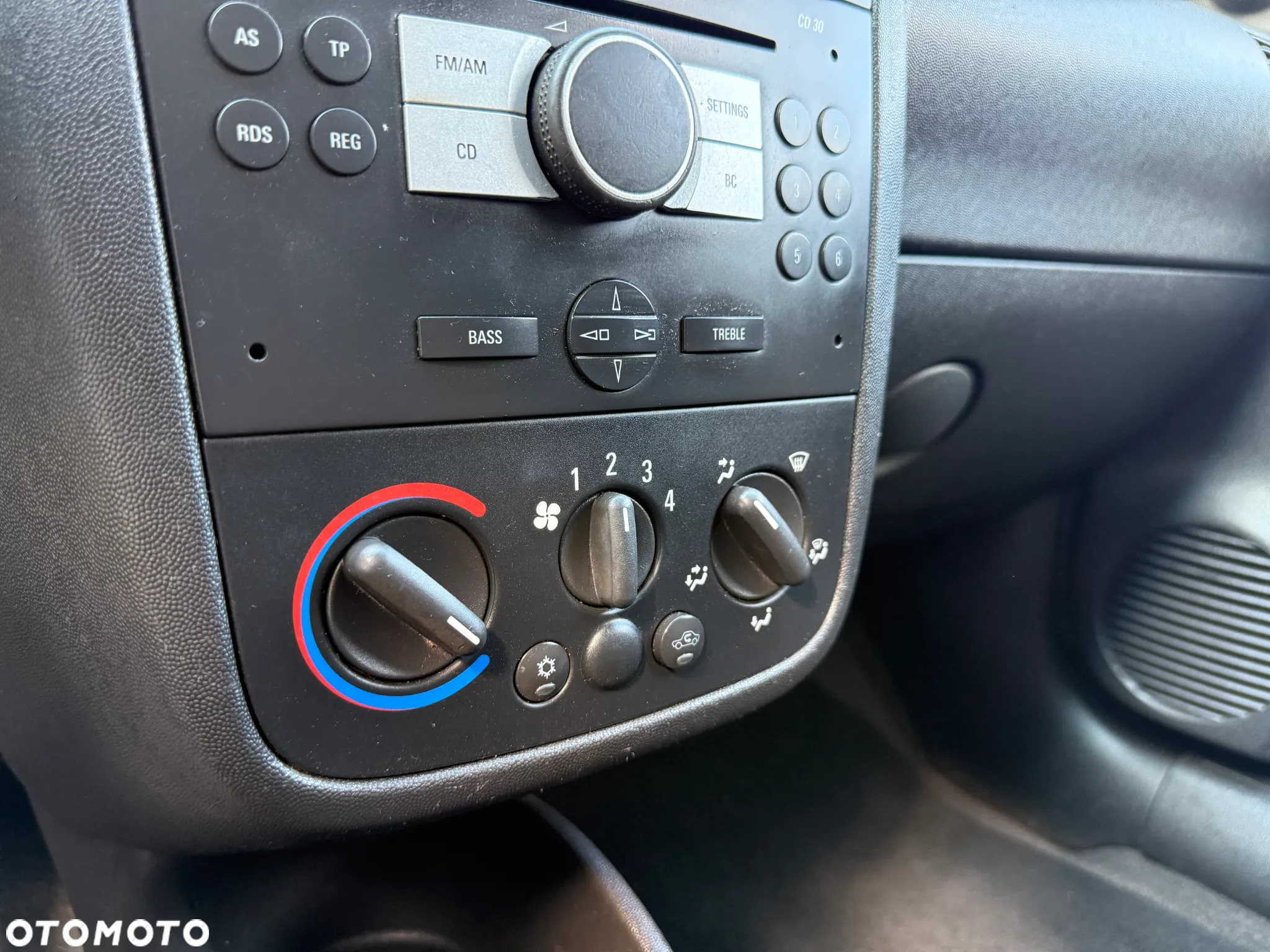 Opel Combo 1.3 Diesel Klimatyzacja Elektryczne Szyby Radio CD - 32
