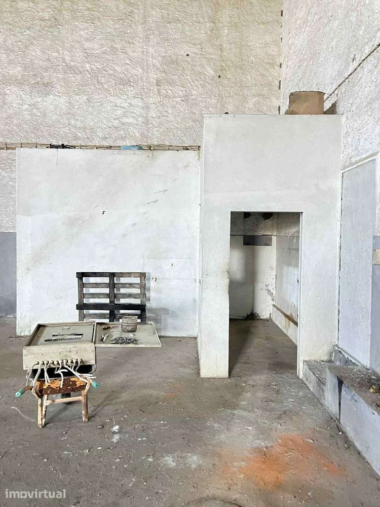 Aluga-se armazém com 600m2, Ferreira do Alentejo - Grande imagem: 2/4