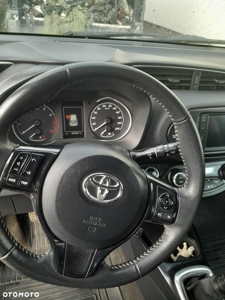Toyota Yaris - 11
