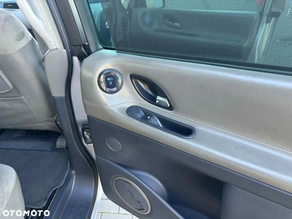 Renault Grand Espace Gr 3.0 dCi Initiale - 24