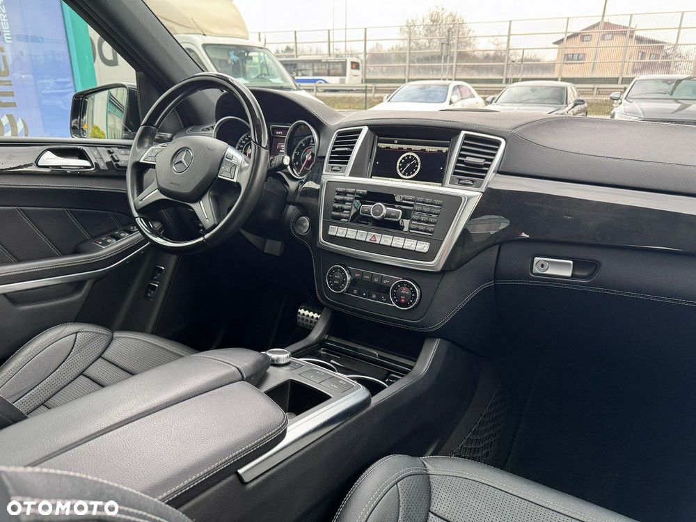 Mercedes-Benz GL - 22