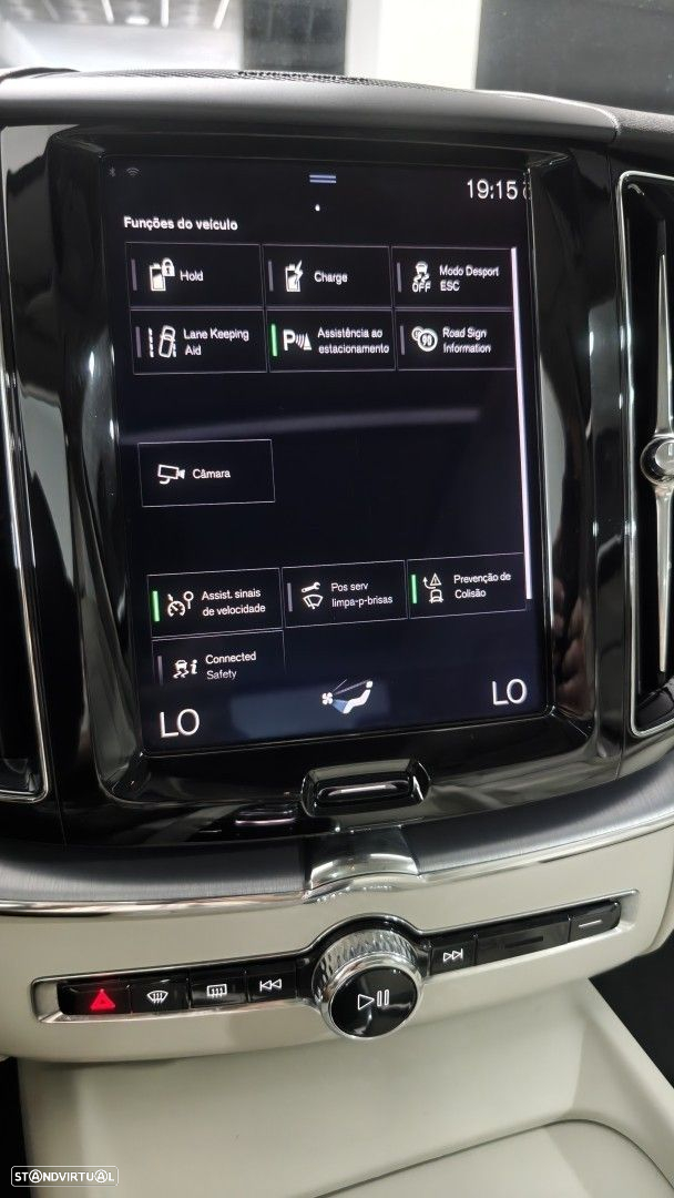 Volvo XC 60 2.0 T8 PHEV Momentum Plus AWD - 36