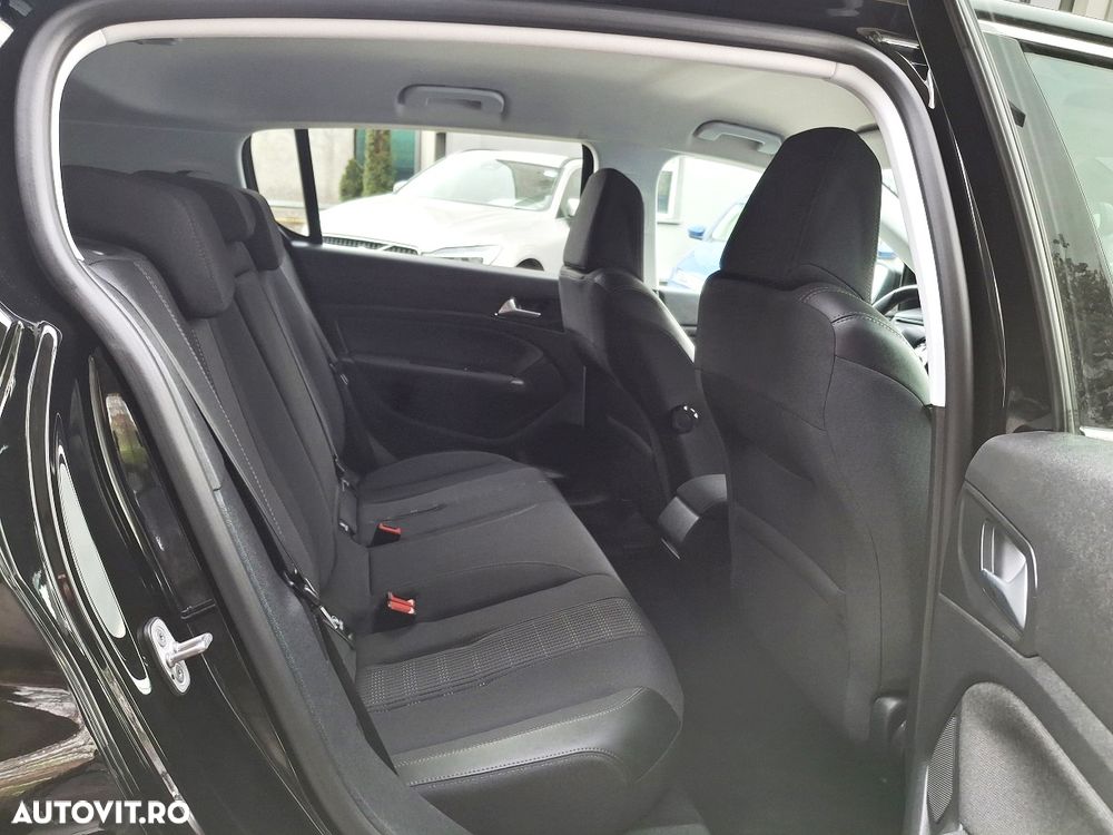 Peugeot 308 1.2 L PureTech Turbo Allure - 11