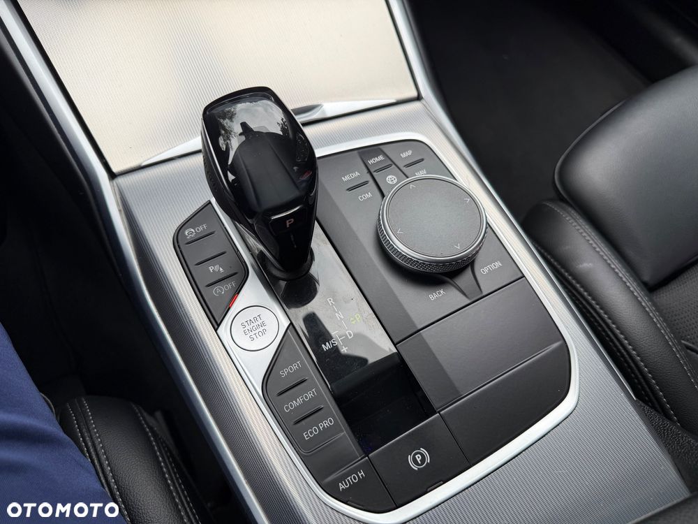 BMW Seria 3 320d Edition Luxury Line Purity - 19