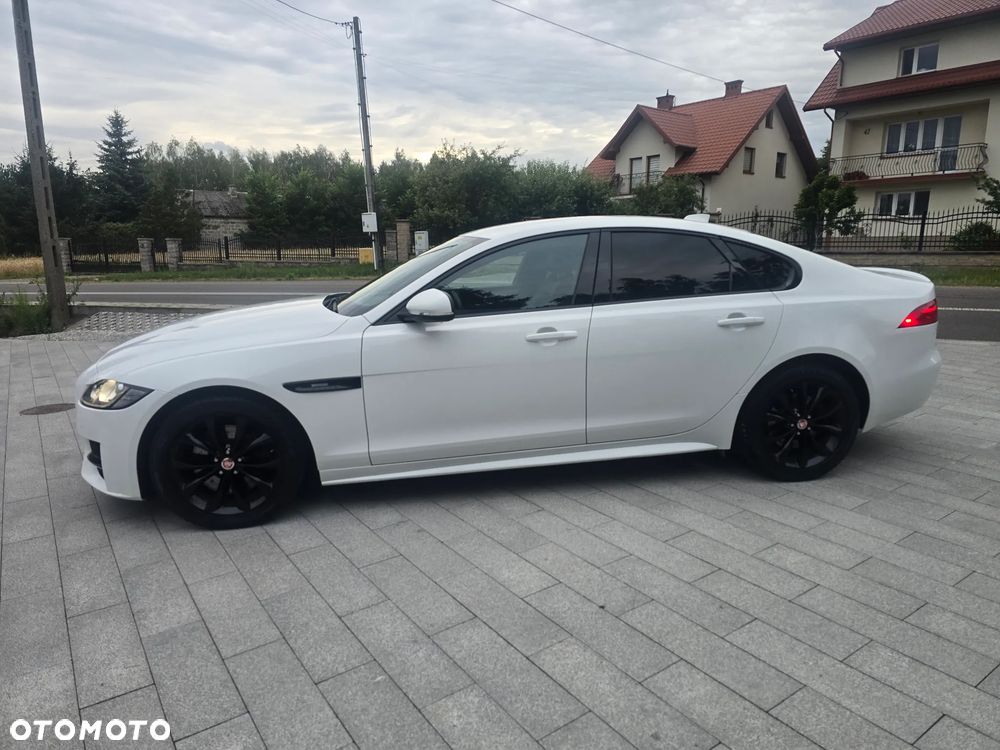 Jaguar XF 30d R-Sport - 3