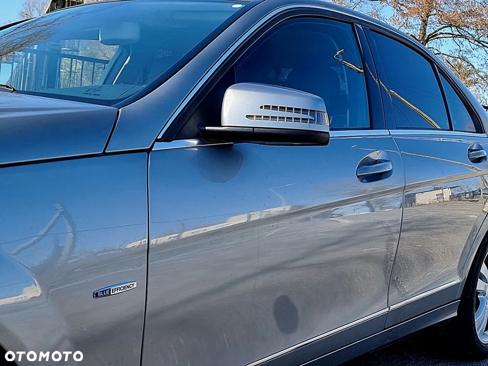 Mercedes-Benz Klasa C 180 CGI BlueEFFICIENCY Avantgarde - 15