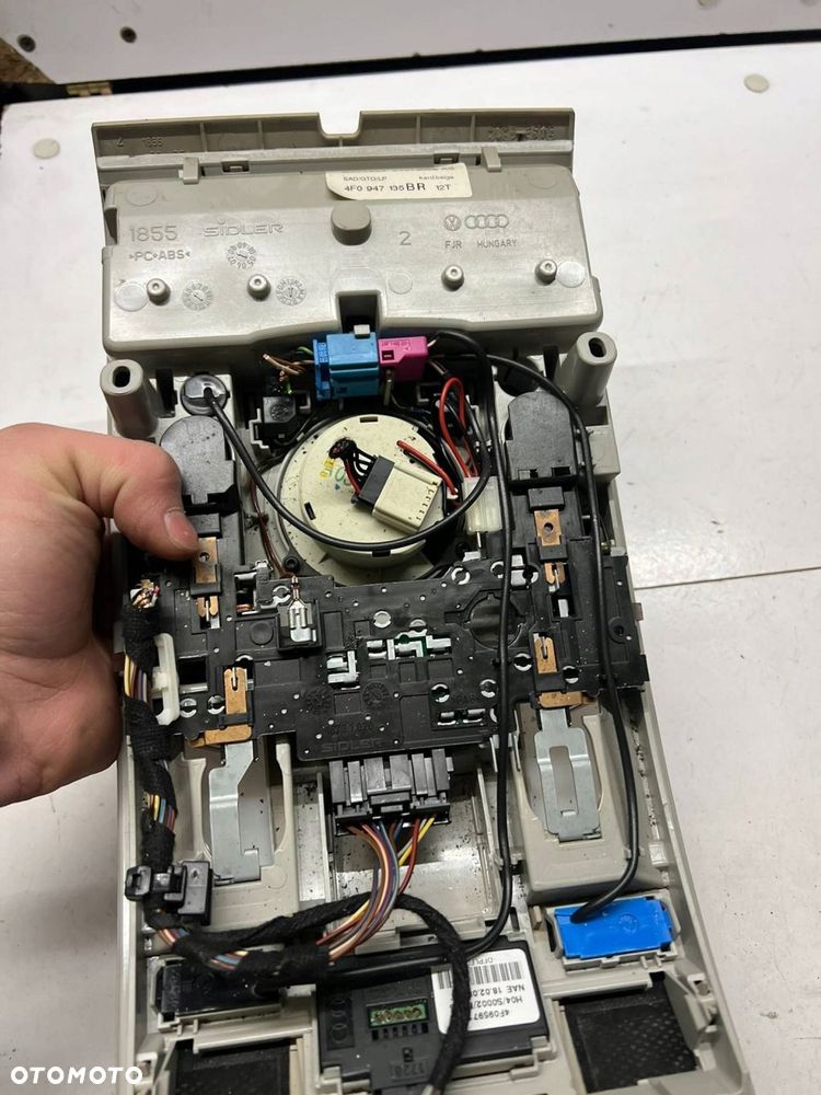 4F0 947 135 BR Lampka sufitowa Audi A6 S6 C6 4F - 7