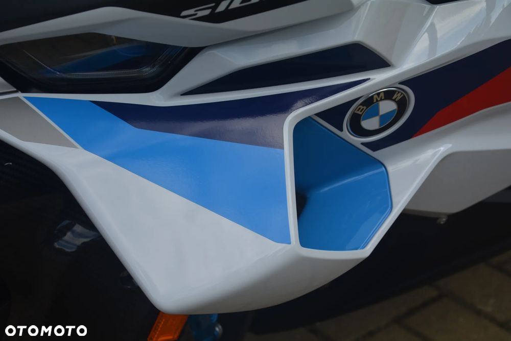 BMW S - 9