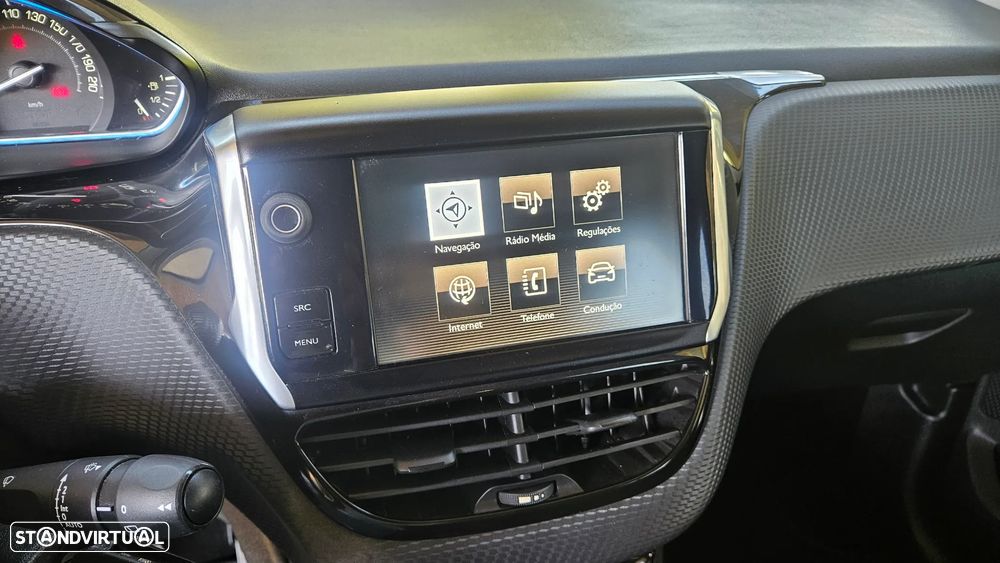 Peugeot 2008 1.2 PureTech Allure - 23
