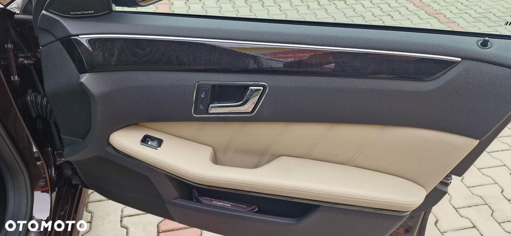 Mercedes-Benz Klasa E 220 CDI Automatik Avantgarde - 27