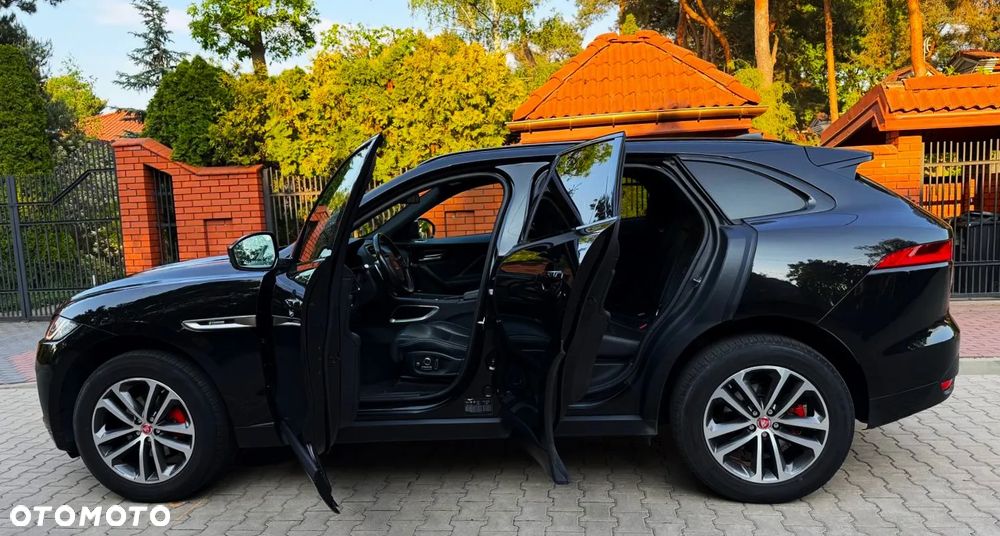Jaguar F-Pace 2.0 i4P AWD R-Sport - 27