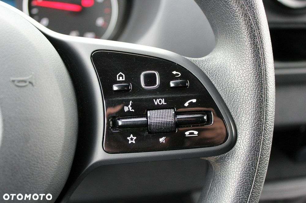 Mercedes-Benz Sprinter - 24