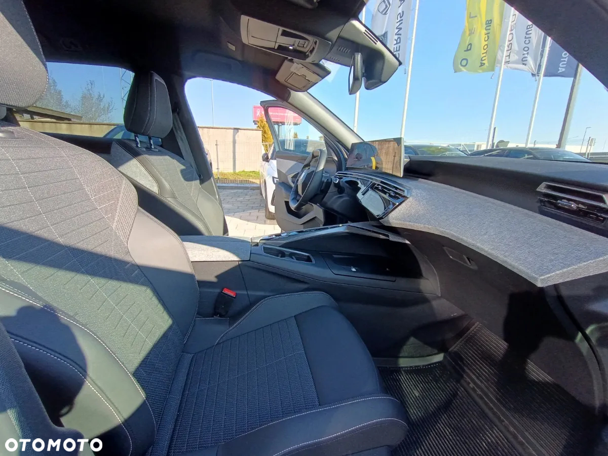 Peugeot 3008 1.2 PureTech mHEV Allure e-DCS6 - 12