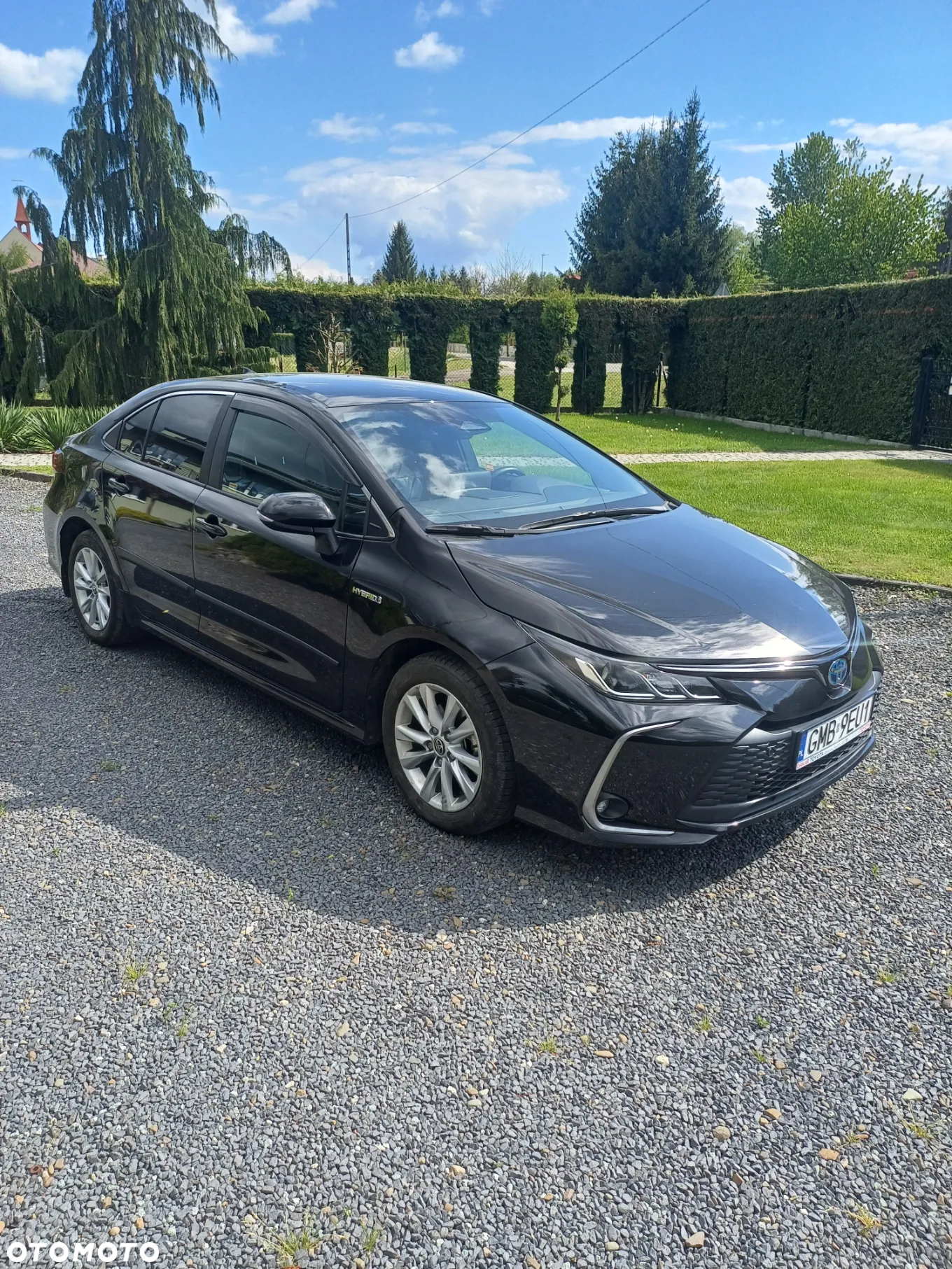 Toyota Corolla ver-1-8-hybrid-comfort - 2