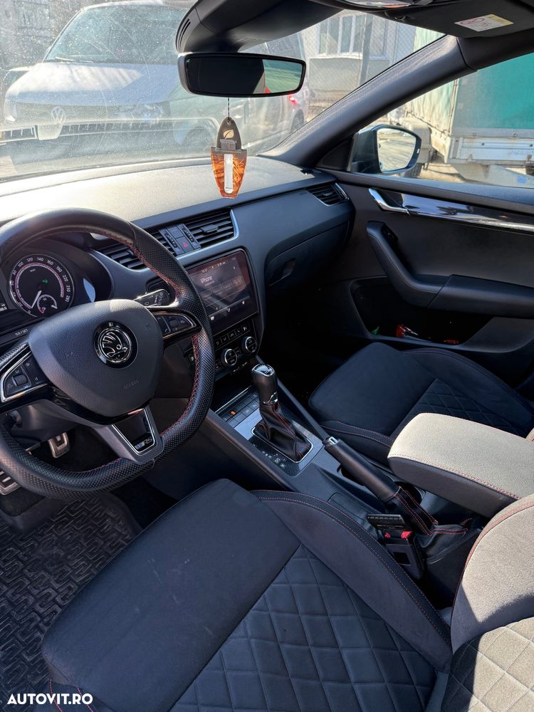 Skoda Octavia 2.0 TDI DSG RS - 10