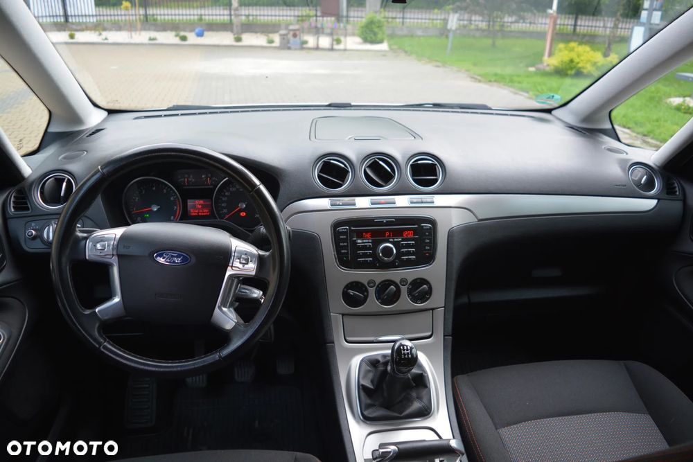 Ford Galaxy 2.0 Trend - 12