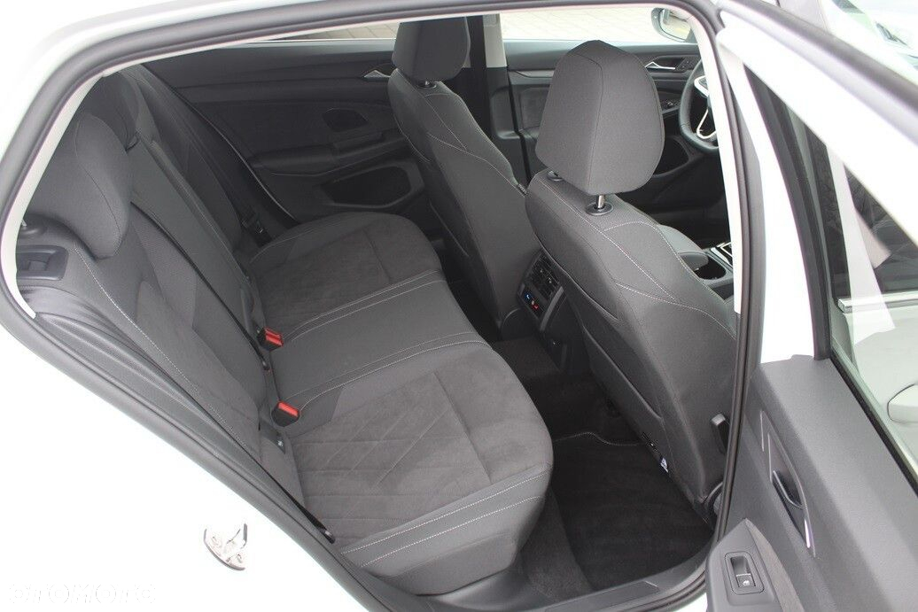 Volkswagen Golf - 11