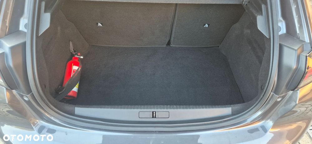 Peugeot 208 - 15