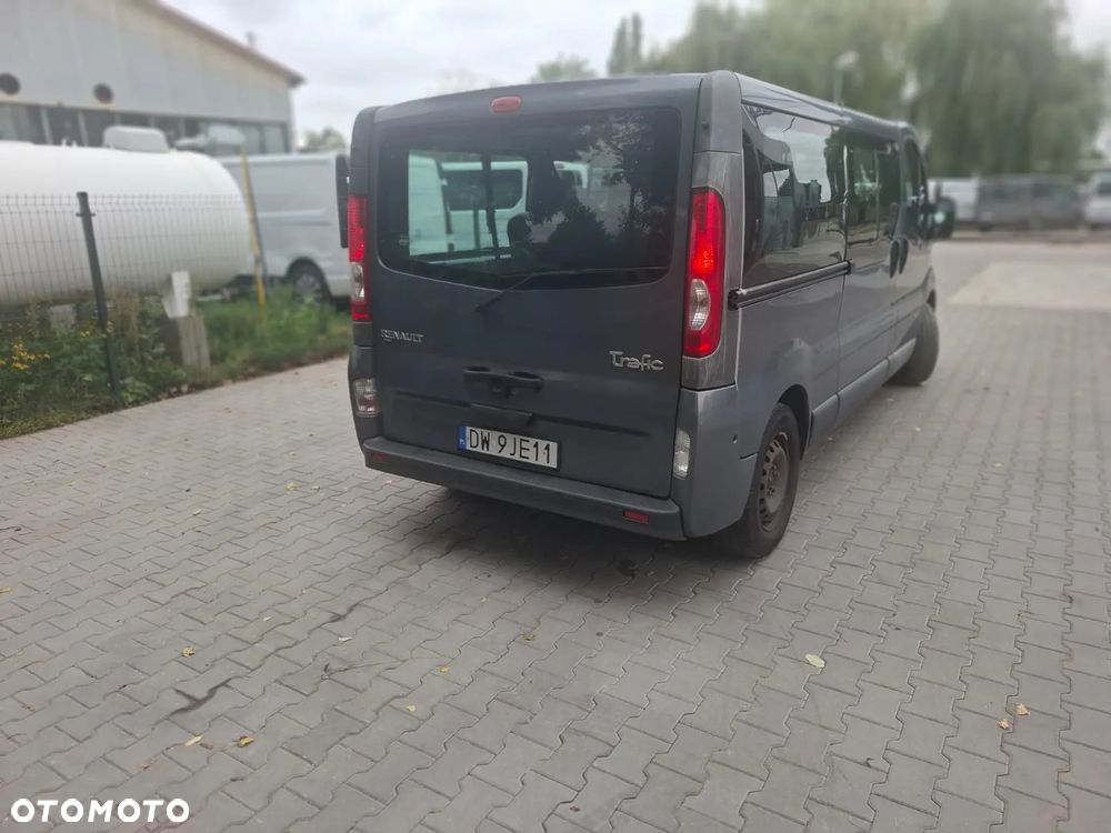 Renault Trafic Grand Passenger Black Edition - 9