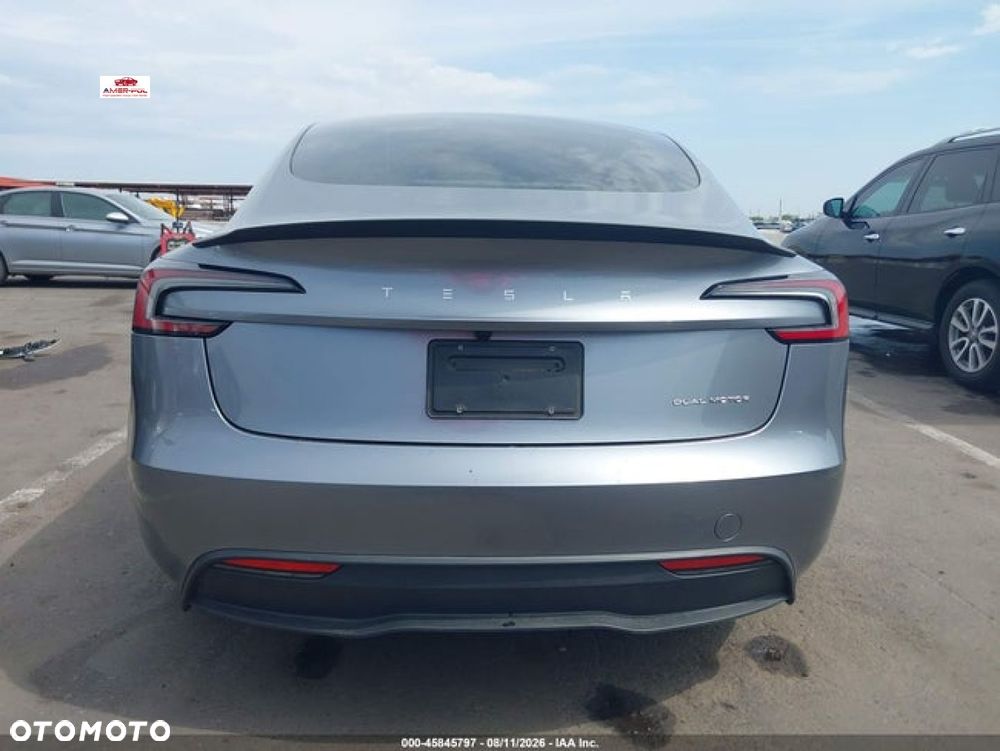 Tesla Model 3 - 4
