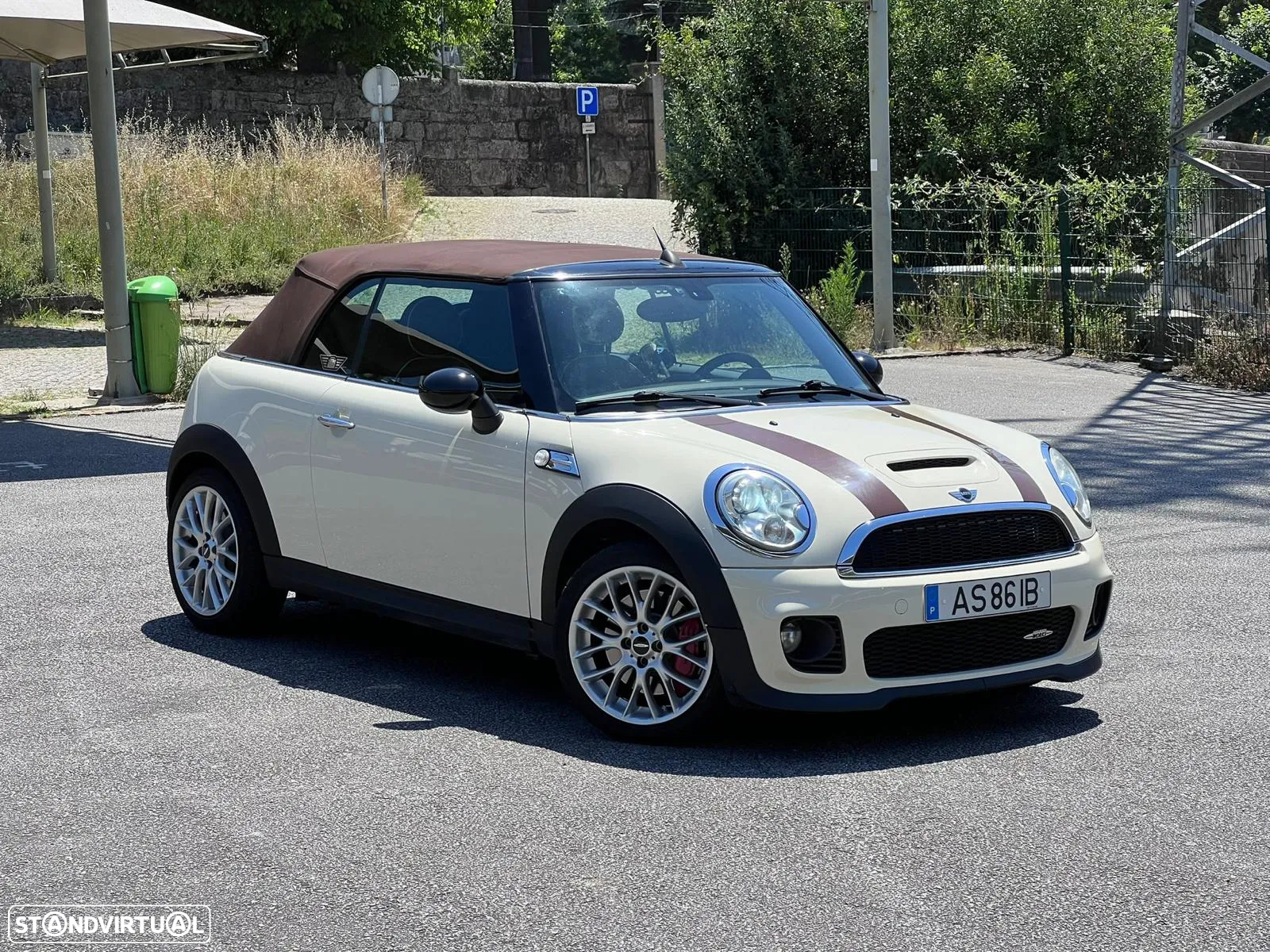 MINI Cabrio John Cooper Works - 11