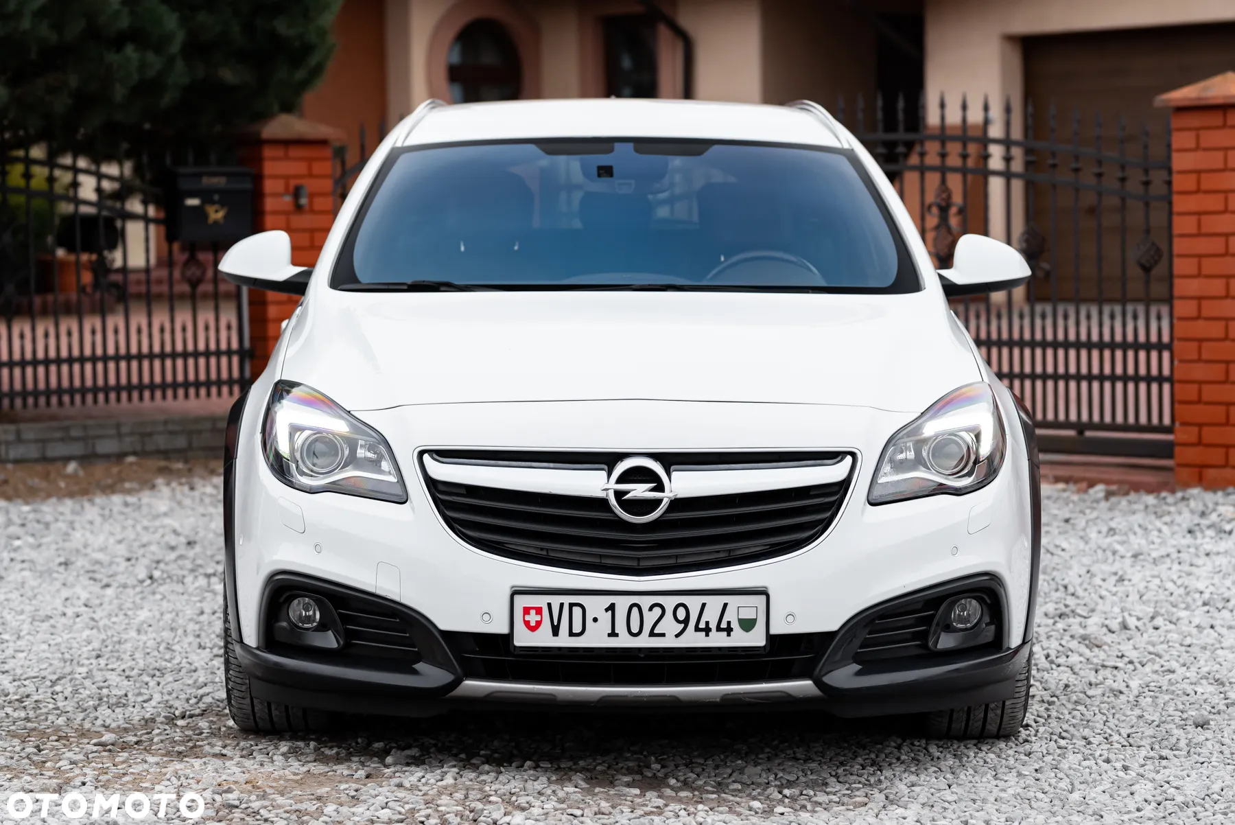 Opel Insignia 2.0 ECOTEC DI Turbo 4x4 Country Tourer Au - 4