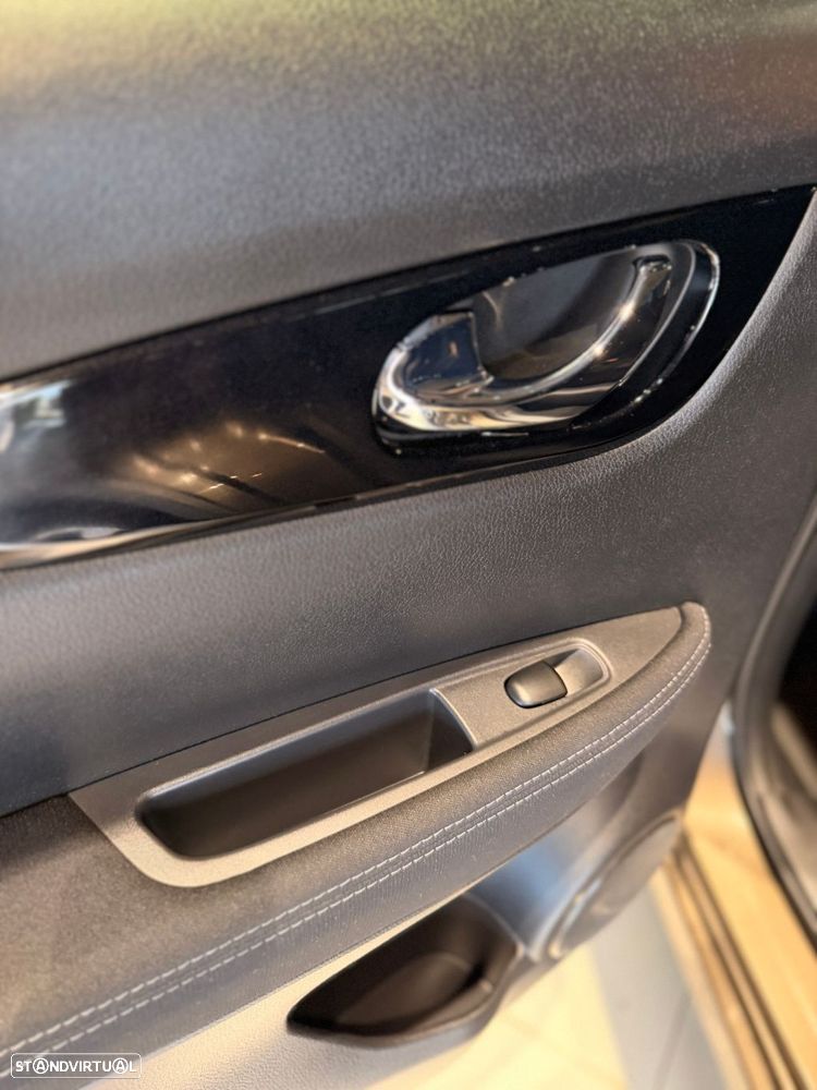 Nissan Qashqai 1.2 DIG-T 360 Xtronic - 36