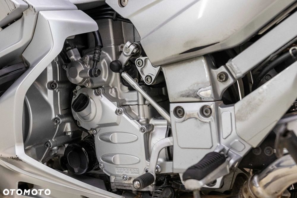 Yamaha FJR - 16