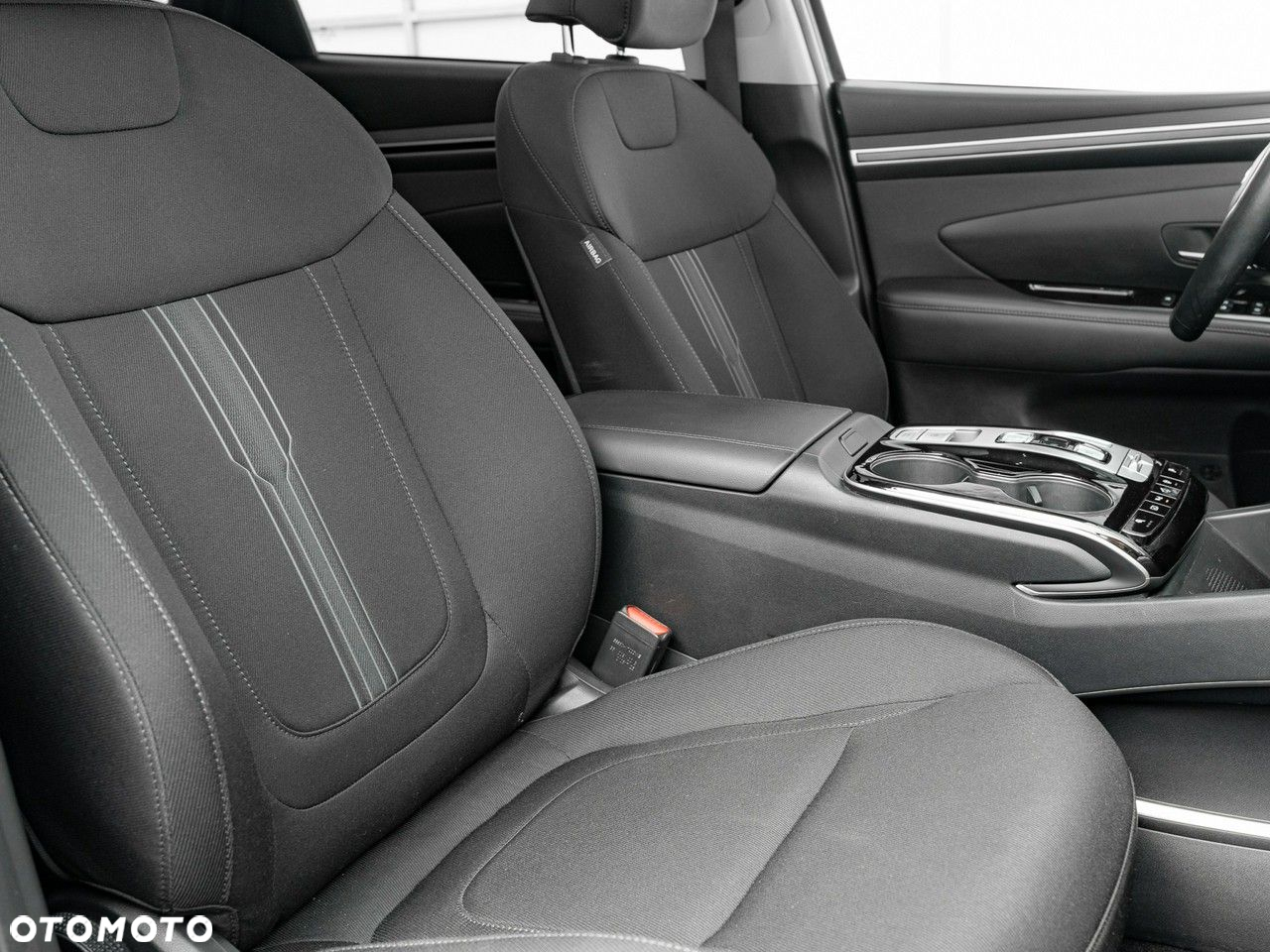 Hyundai Tucson 1.6 T-GDi HEV Executive 4WD - 34