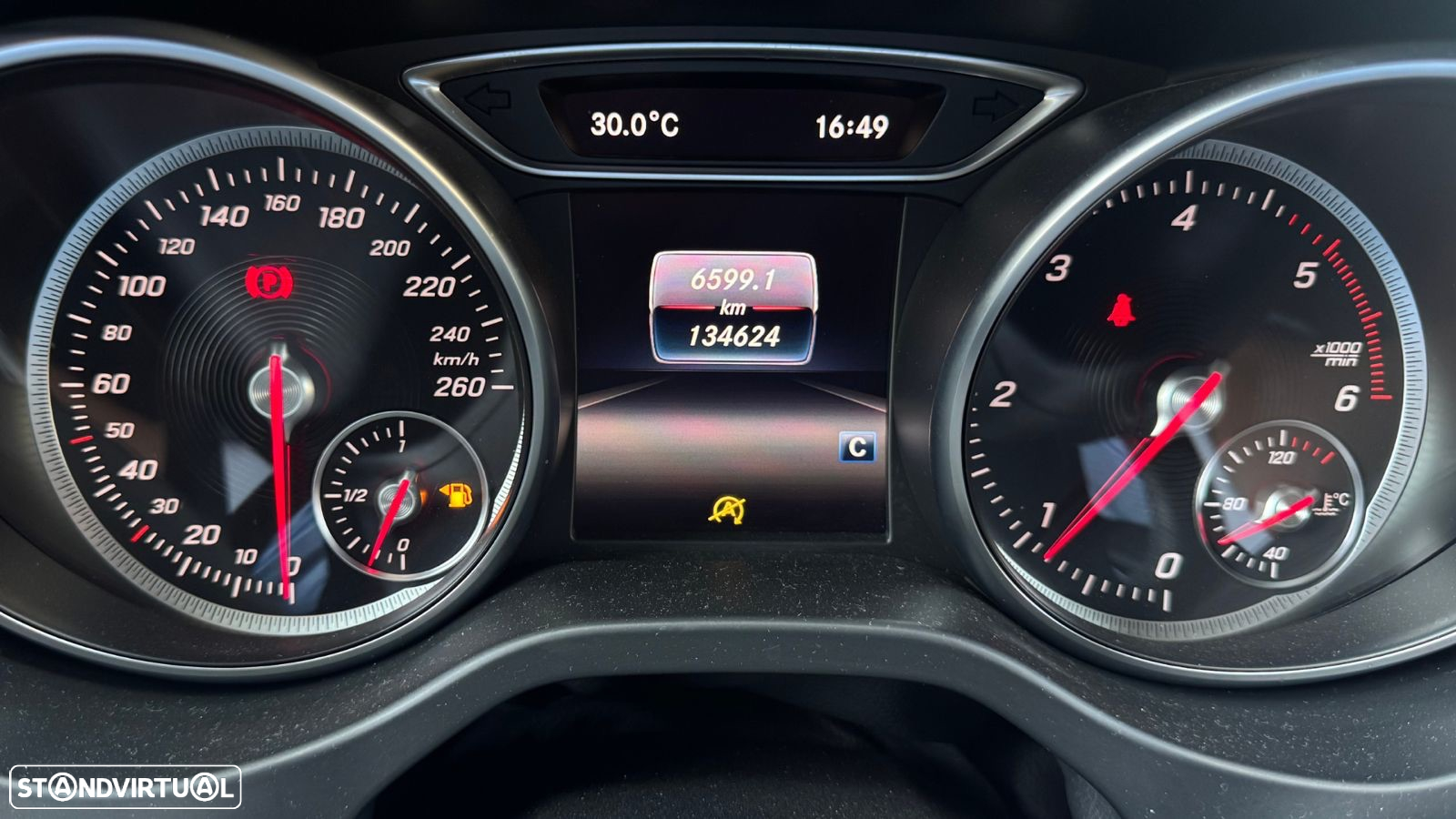Mercedes-Benz CLA 180 d AMG Line - 15