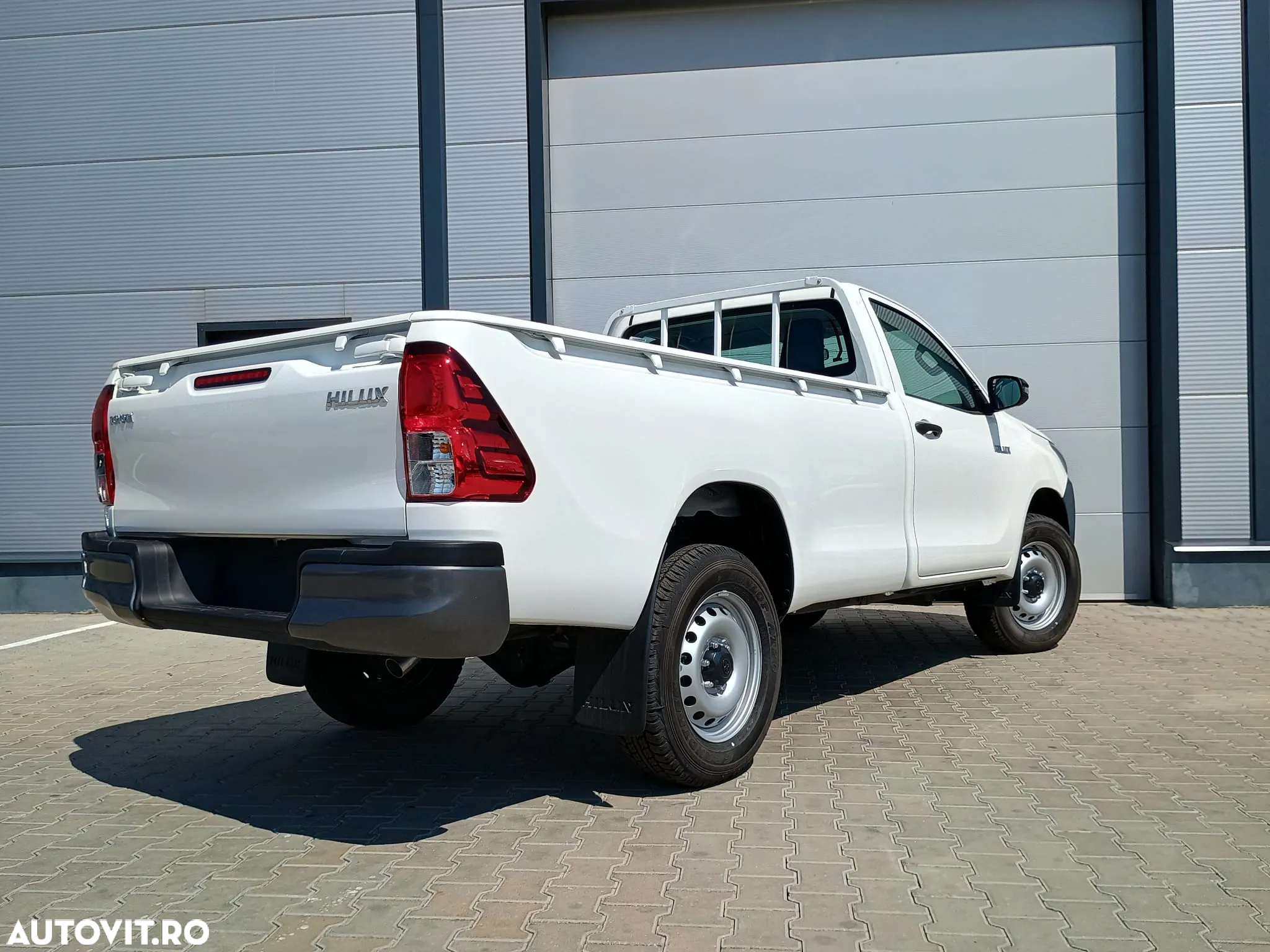 Toyota Hilux - 3