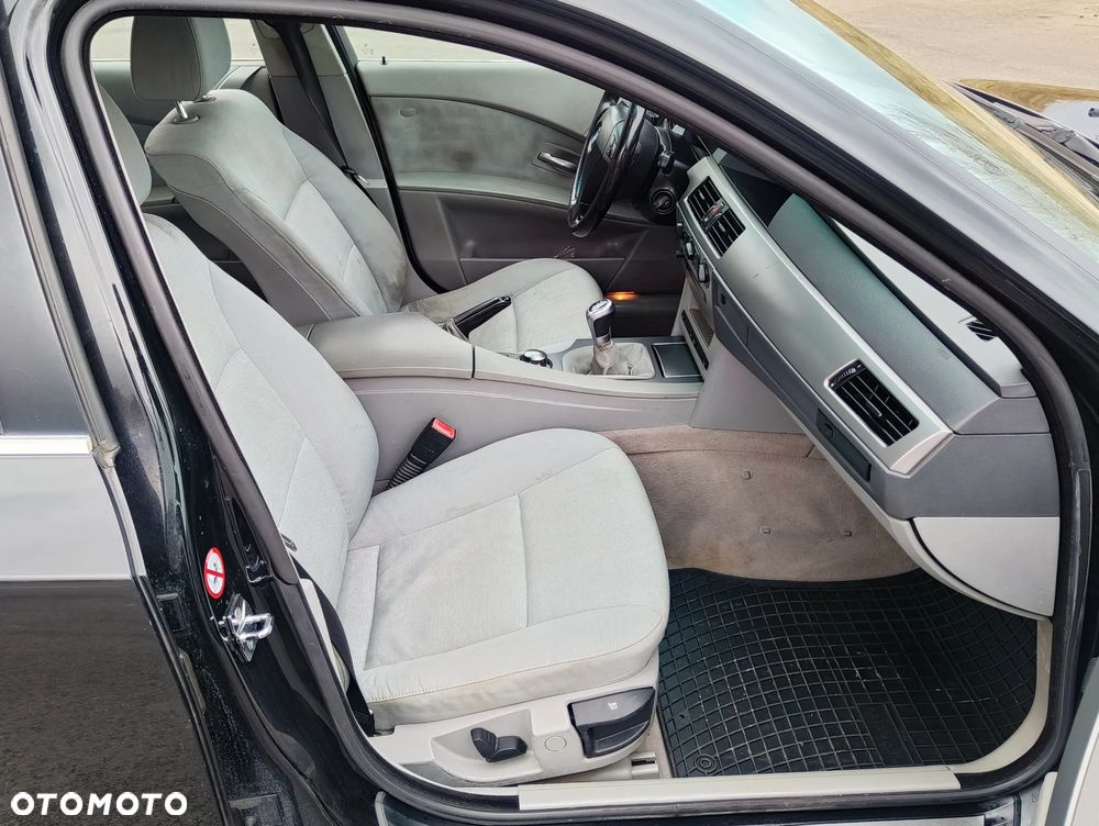 BMW Seria 5 520i - 8