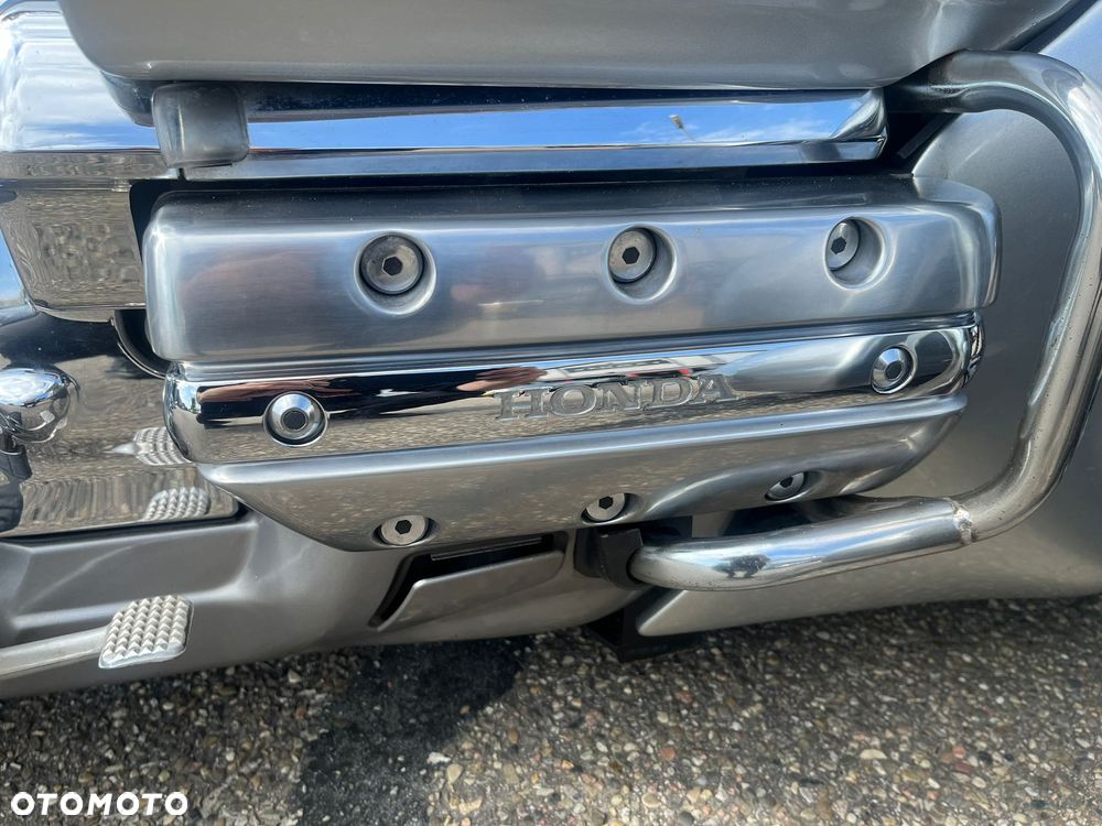 Honda GL - 12