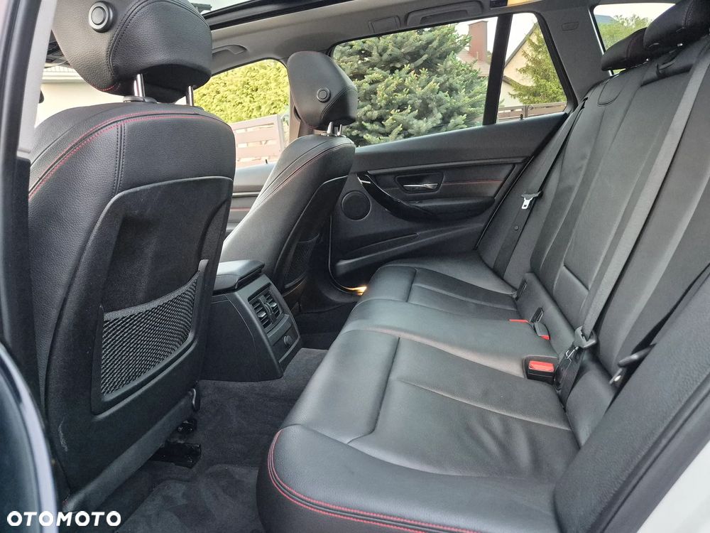BMW Seria 3 320d Sport Line - 10