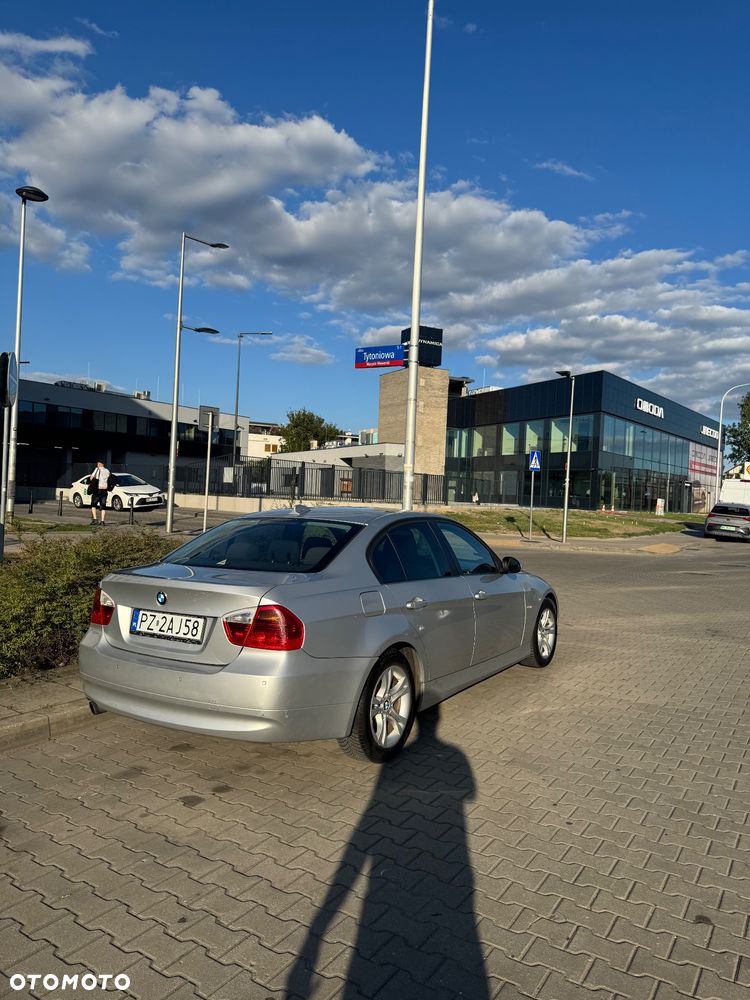 BMW Seria 3 318i - 8