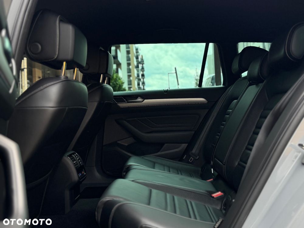 Volkswagen Passat - 28