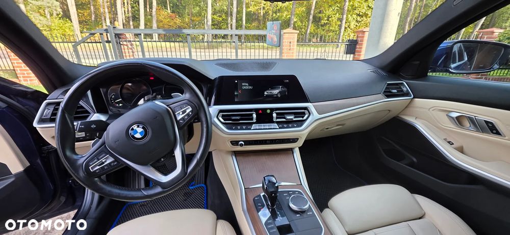 BMW Seria 3 330i Sport Line - 10