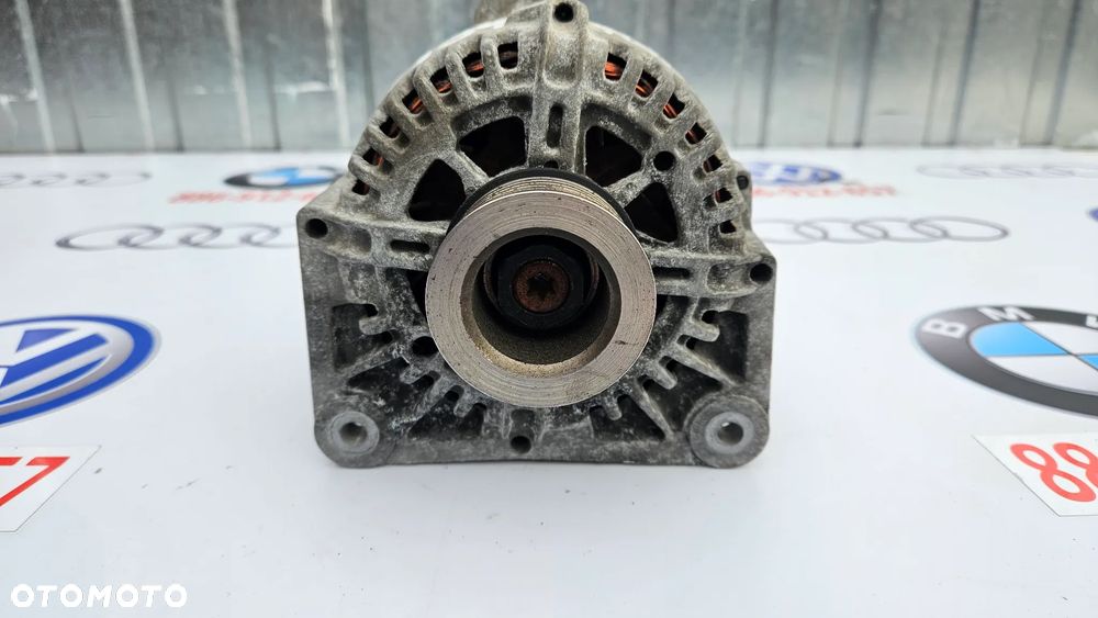 Renault Twingo 2 II 1.2 TCE Alternator 8200718724A VALEO - 2