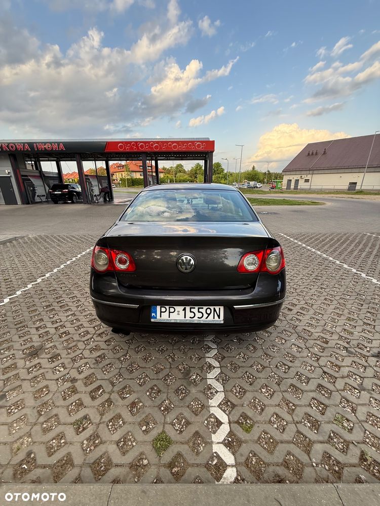 Volkswagen Passat 2.0 TDI DPF Trendline - 10