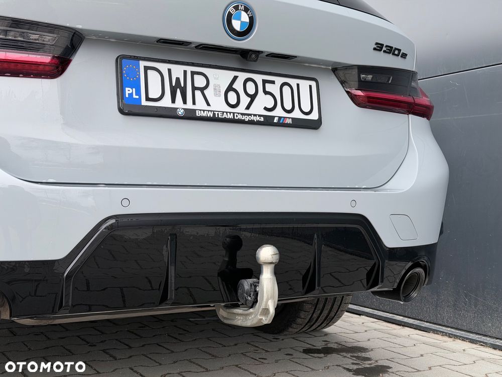 BMW Seria 3 330e PHEV M Sport - 32