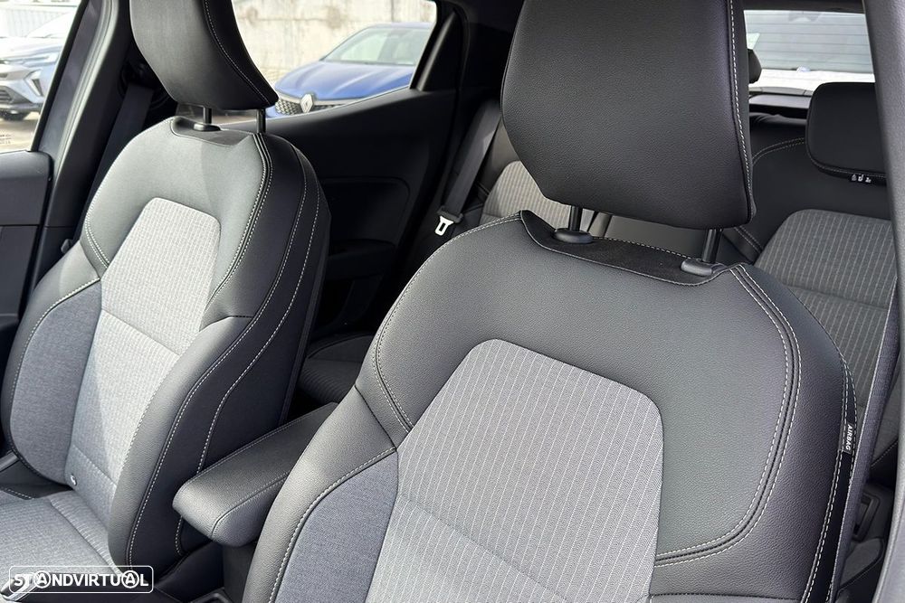 Renault Clio 1.0 TCe Techno Bi-Fuel - 9