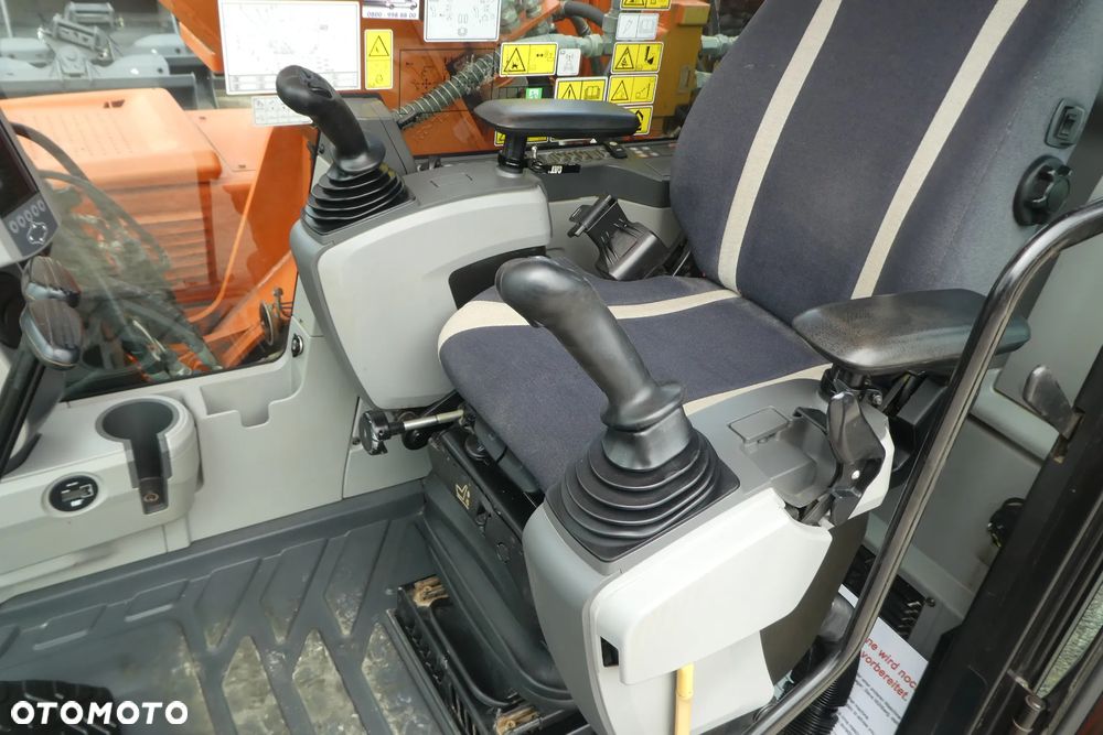 Caterpillar M 318F Z NIEMIEC TRZY ŁYŻKI - 30