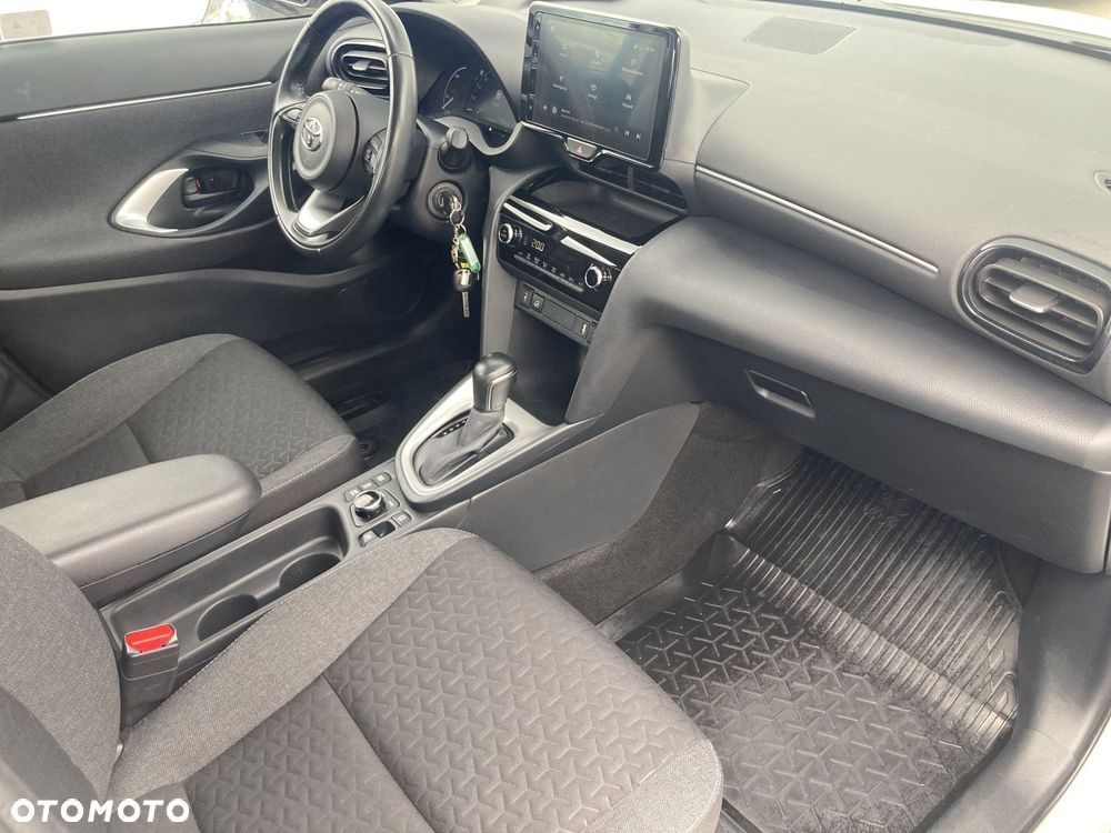 Toyota Yaris Cross Hybrid 1.5 Comfort 4x4 - 9