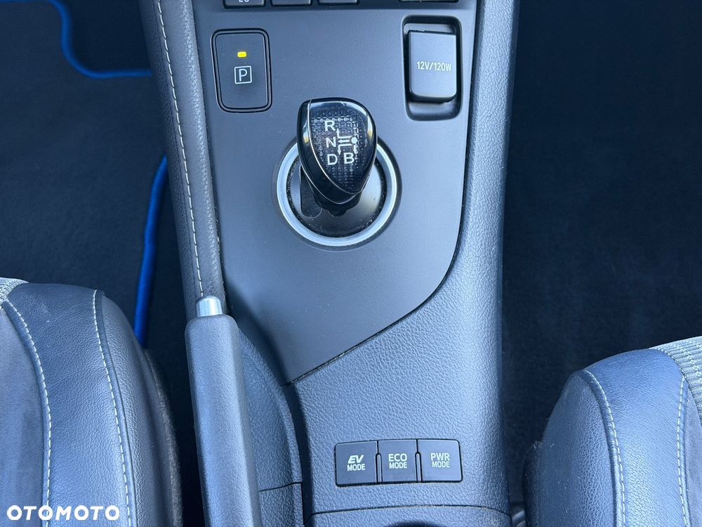 Toyota Auris 1.8 VVT-i Automatik Team Deutschland - 24