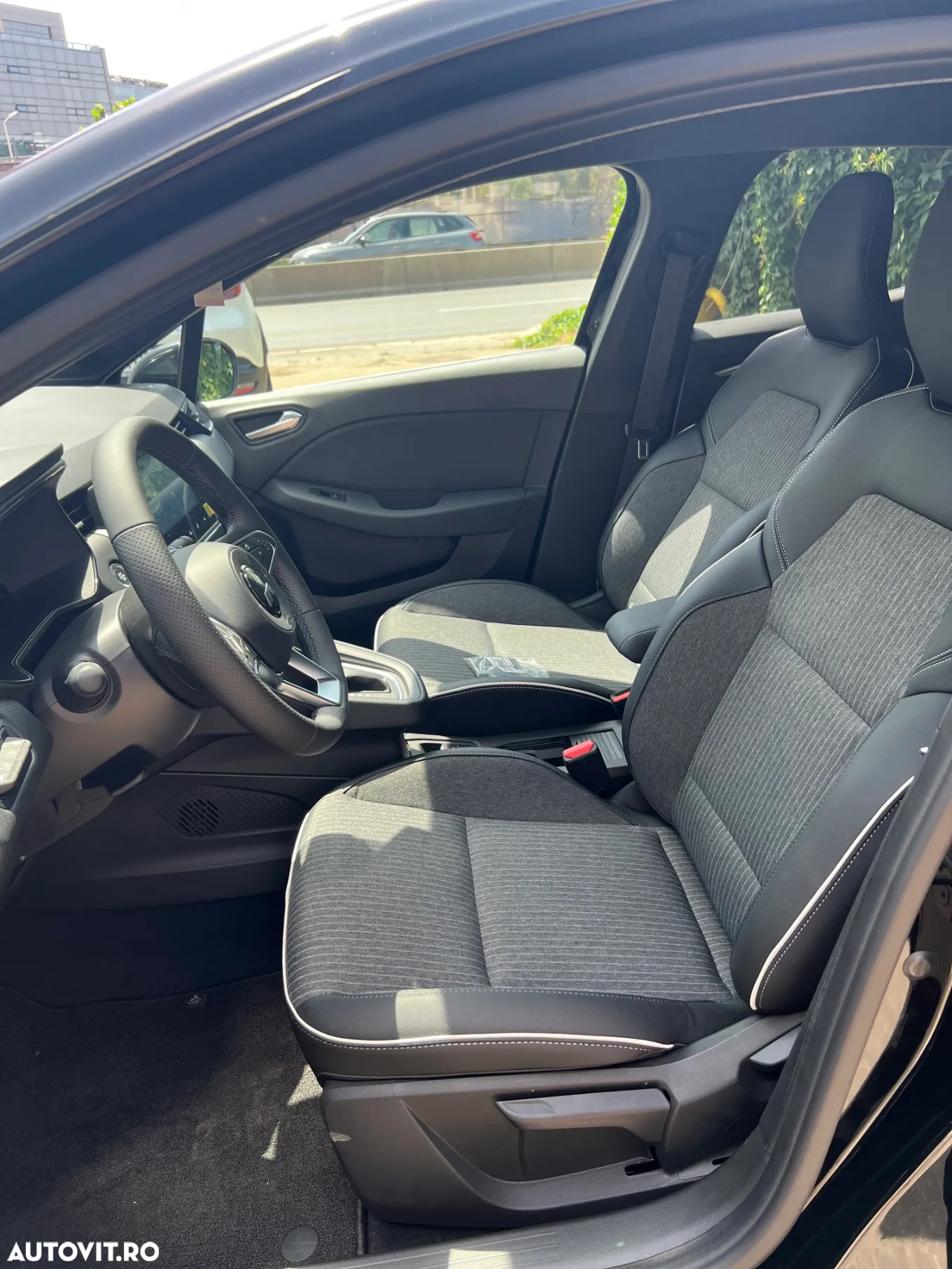Mitsubishi Colt 1.6 L AT HEV Intense StyleCold - 3