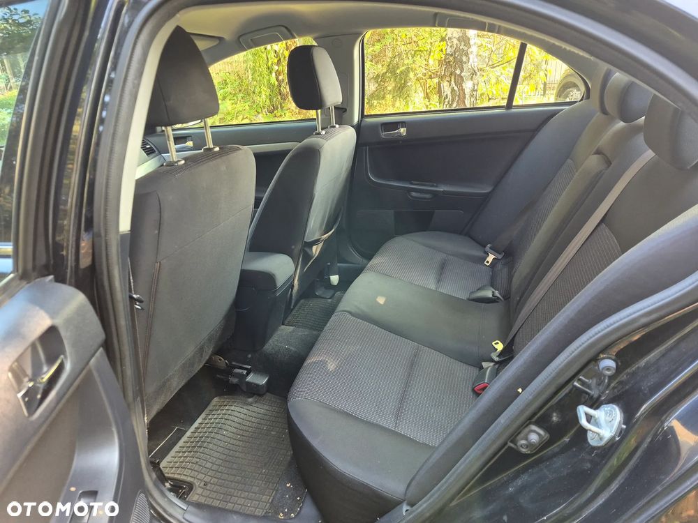 Mitsubishi Lancer - 13