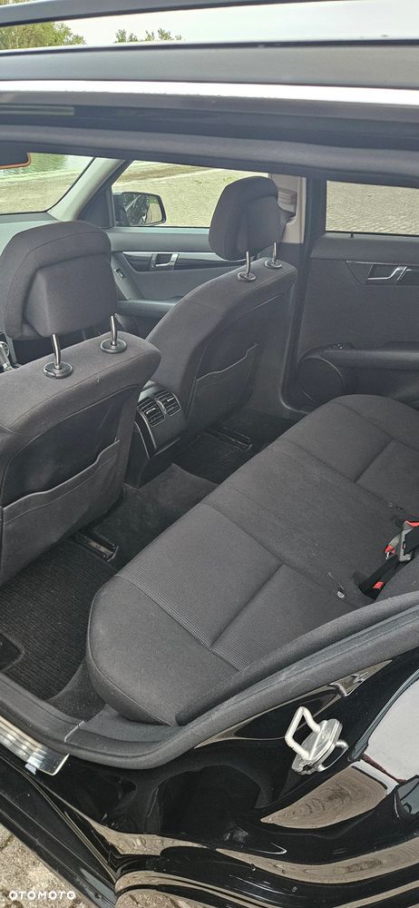 Mercedes-Benz Klasa C 180 CGI Automatik BlueEFFICIENCY - 30