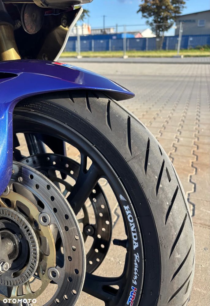 Honda CBR - 7
