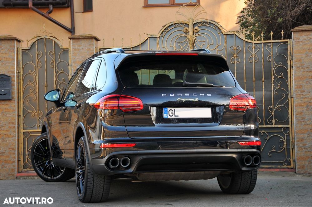 Porsche Cayenne Hybrid 3.0 L S E - 5