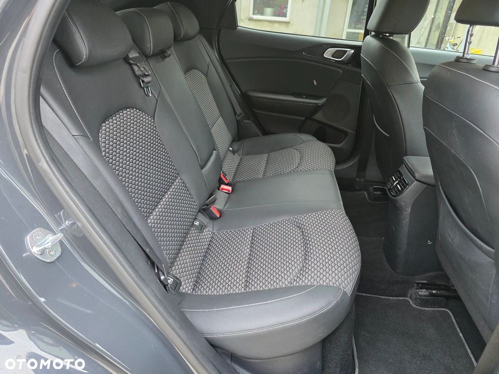 Kia XCeed 1.6 GDI PHEV L Business Line DCT - 33